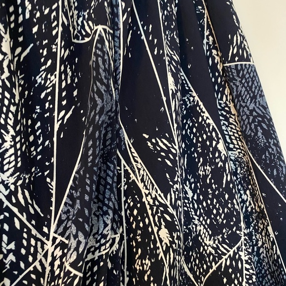 NEVER WORN! Navy and White Geometric Print Palazzo Pant - Picture 7 of 7